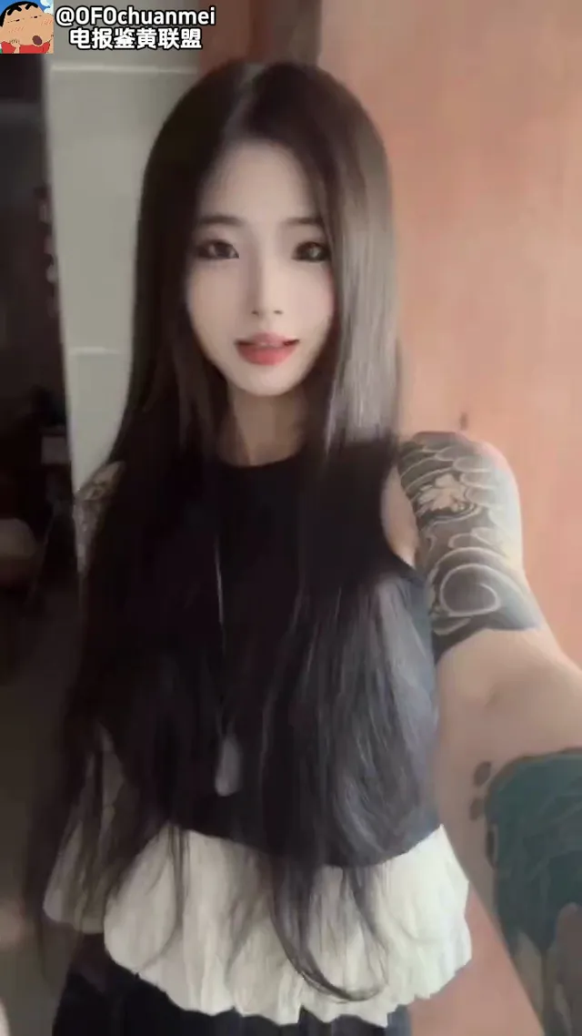 教室的乖巧妹妹，私下卻是個淫蕩小萝莉！