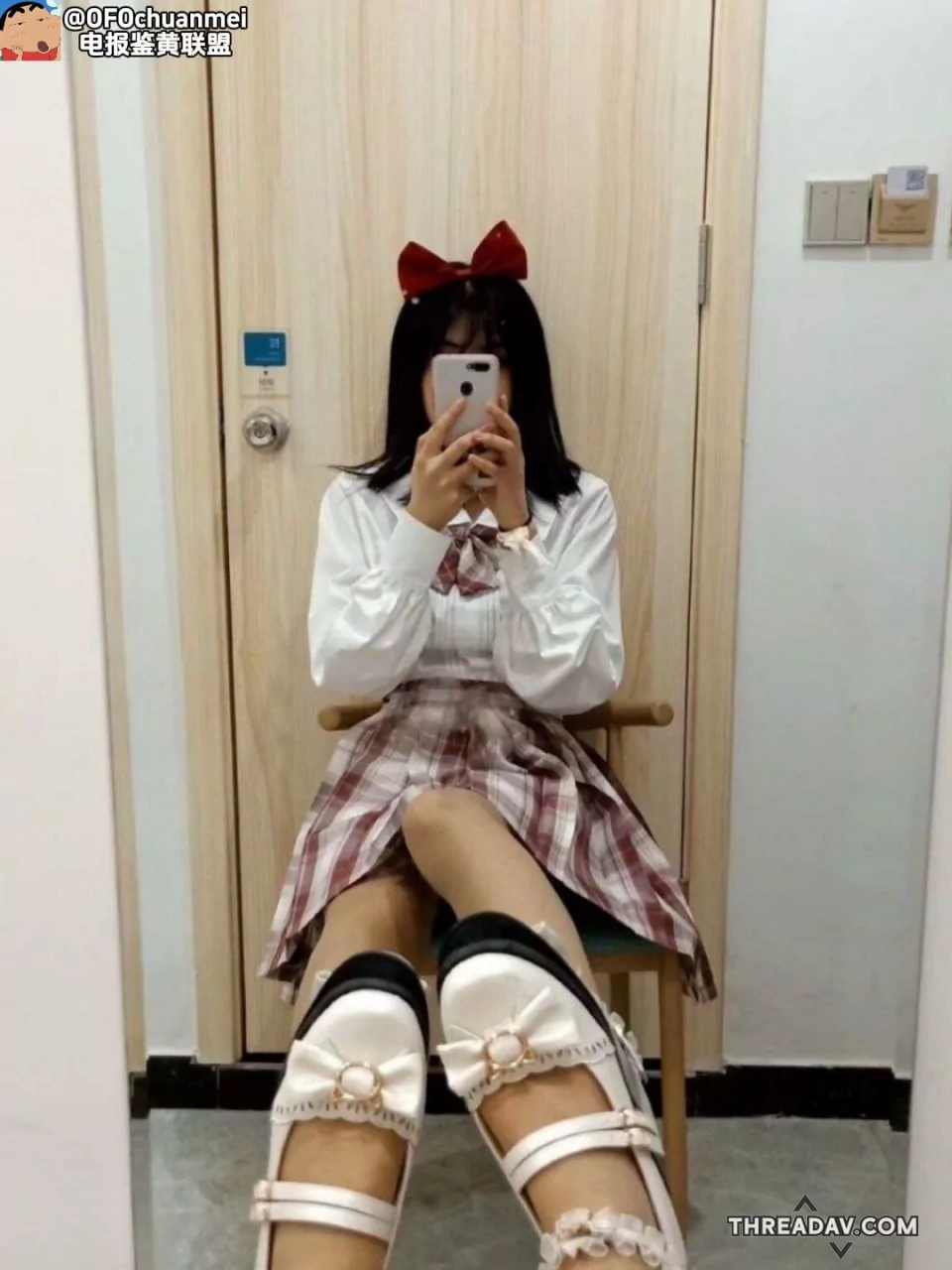 這清純蘿莉小妹妹真的讓人心癢癢