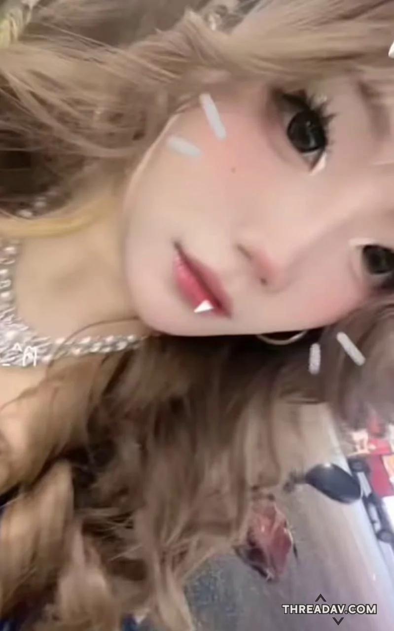淫蕩少女扮萌蘿利被男友抓起來猛操