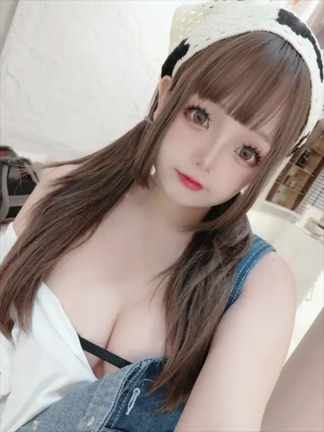 娃娃臉蛋巨乳萝莉性感誘惑身材真受不了