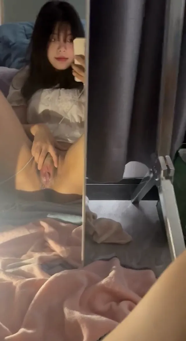 极品小萝莉嫩妹 喜欢cos  奶子挺结实，自拍奶子逼下體視頻 - 自拍視角實錄影片