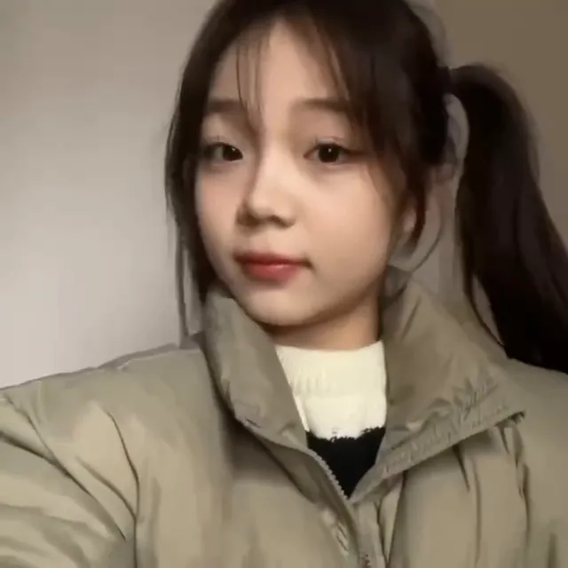 清纯高中學生妹，性奴极强下跪母狗騷貨樣真騷