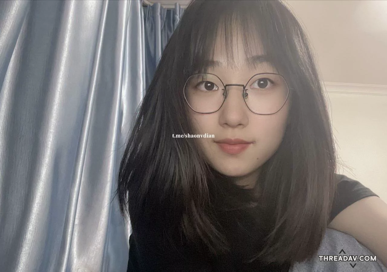 眼镜妹的可爱诱惑