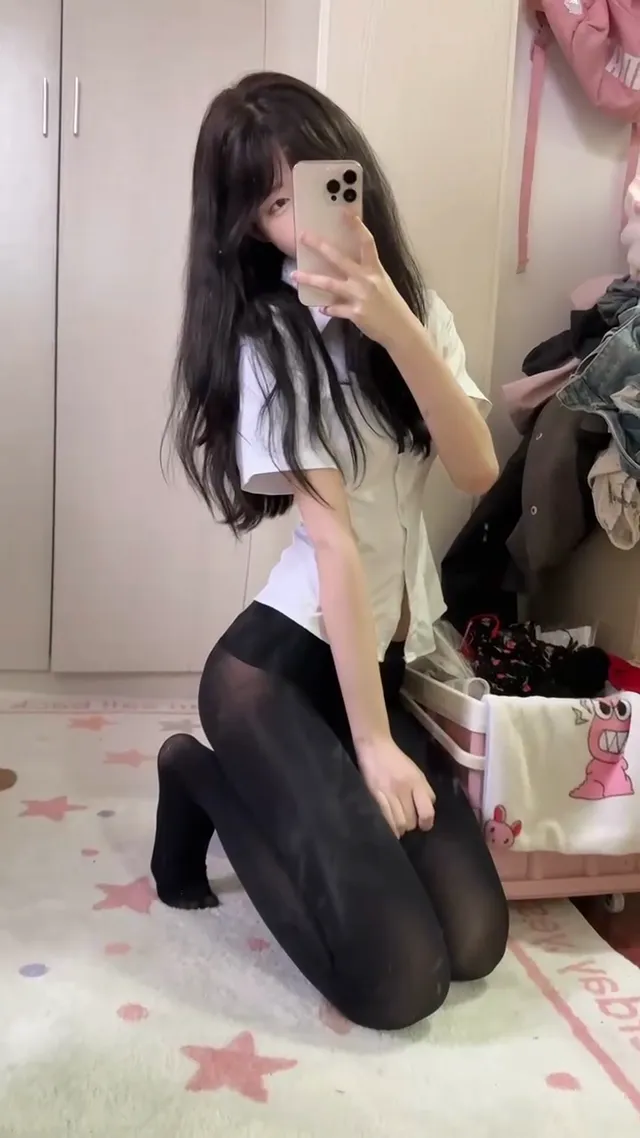 抖音微密圈极品高颜值萝莉少女反差婊 福利丝袜足控资源流出！