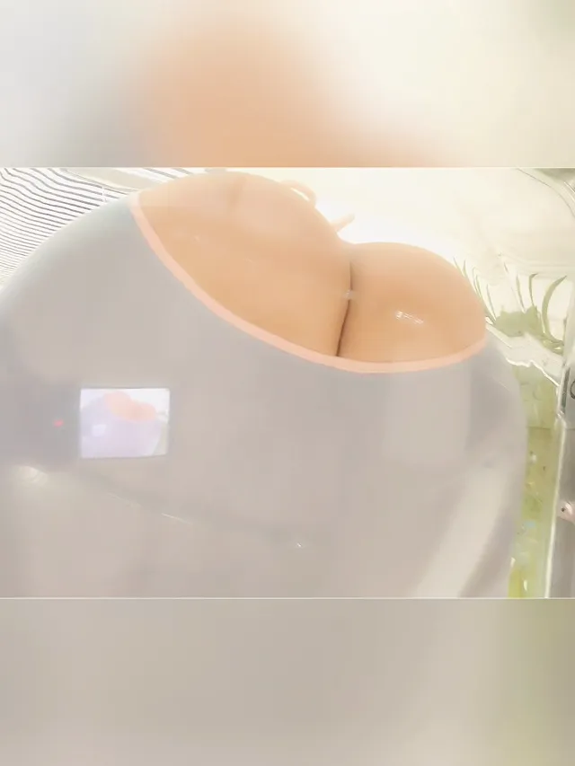 白虎萝莉白絲美少女自慰器玩弄自己粉嫩的騷穴騷逼