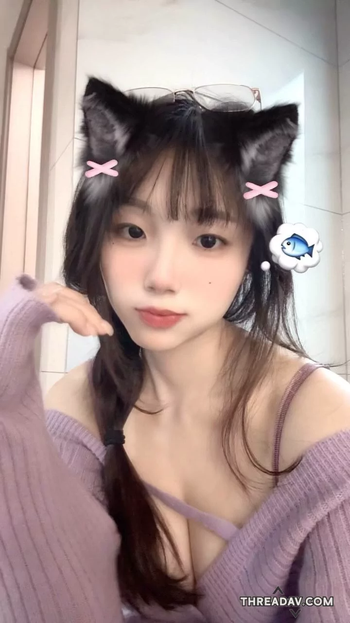 極品高顏值巨乳小貓萝莉，可愛中帶點騷貨樣性感