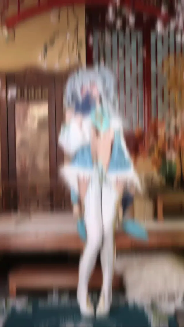 雙馬尾甜美可愛萝莉，粉嫩白虎穴露出白皙巨乳奶子，操起來一定很舒爽