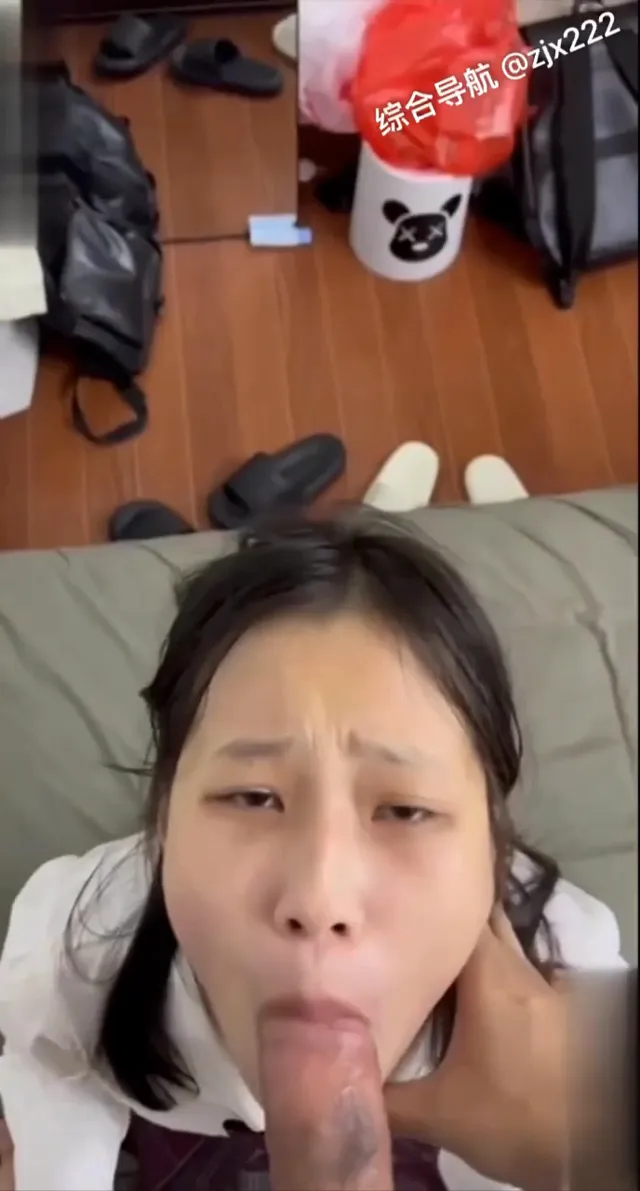 高颜萝莉在校高中生，校服还没来得及换校服配肉丝喜欢被羞辱