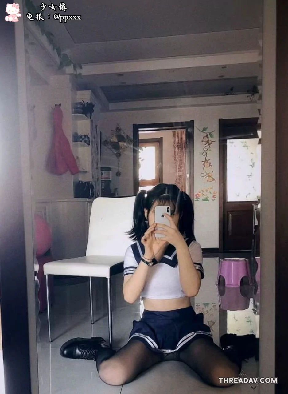 黑絲高中羅莉，忍不住的偷嚐禁果