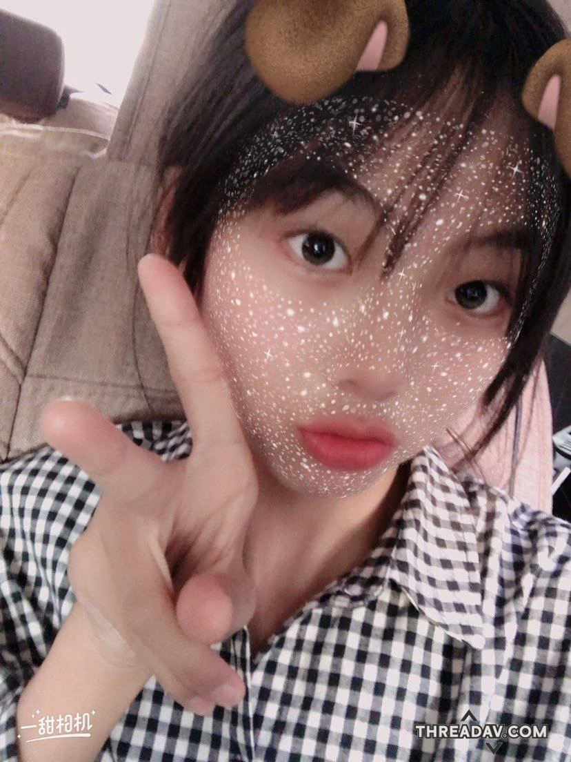 高颜值罗莉妹子，这真是不知道哪里学来的招数