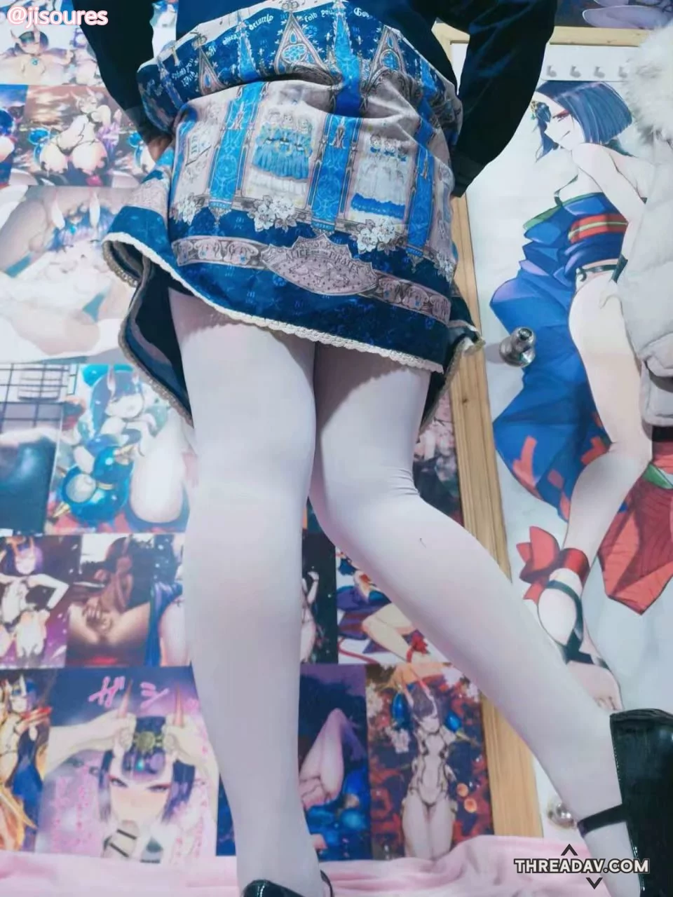 幼小萝莉長白襪白皙嫩腿cos二次元，微肉感肉肉少女