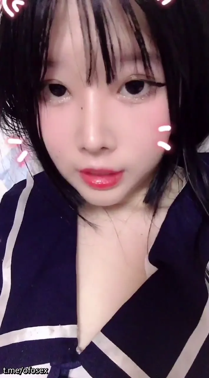校服粉逼嫩萝，白丝裸足都很香