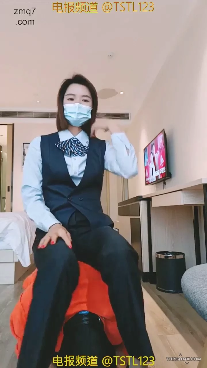 邮政储蓄上班的职员女王满足大额储户的变态要求-高跟插嘴深喉-羞辱调教