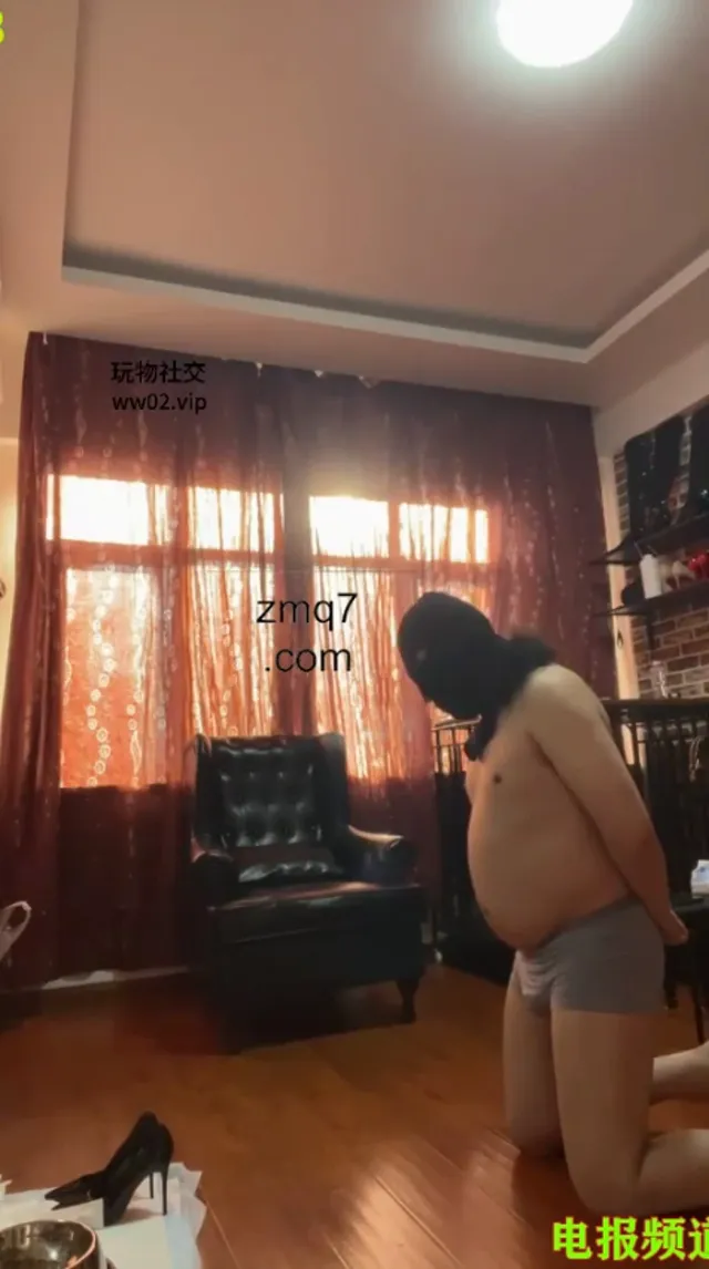 国产高贵SM女王-拉丁情趣内衣高跟-皮鞭抽打-耳光羞辱-高跟鞋踩踏-粗口羞辱