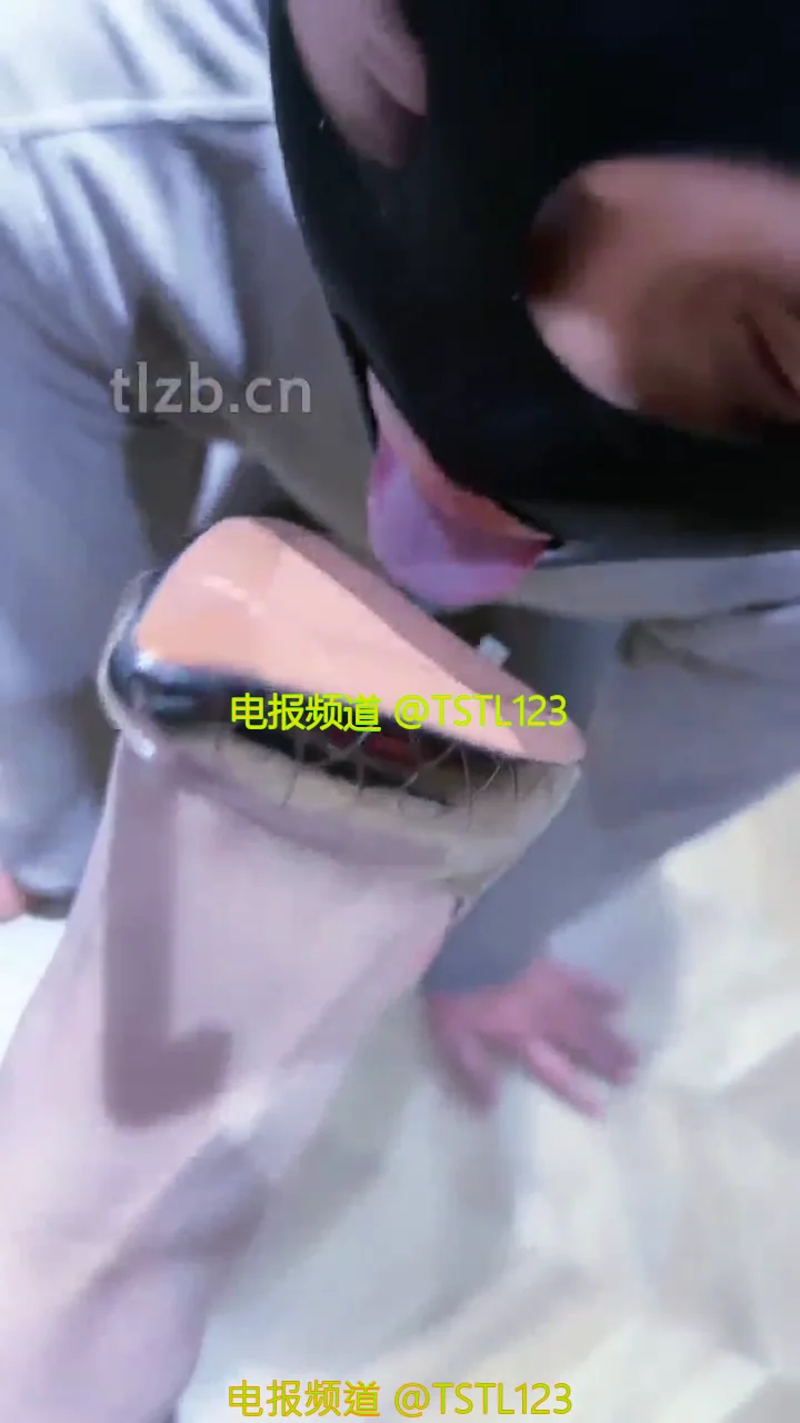 陈莹斯女王男奴调教高跟鞋的诱惑