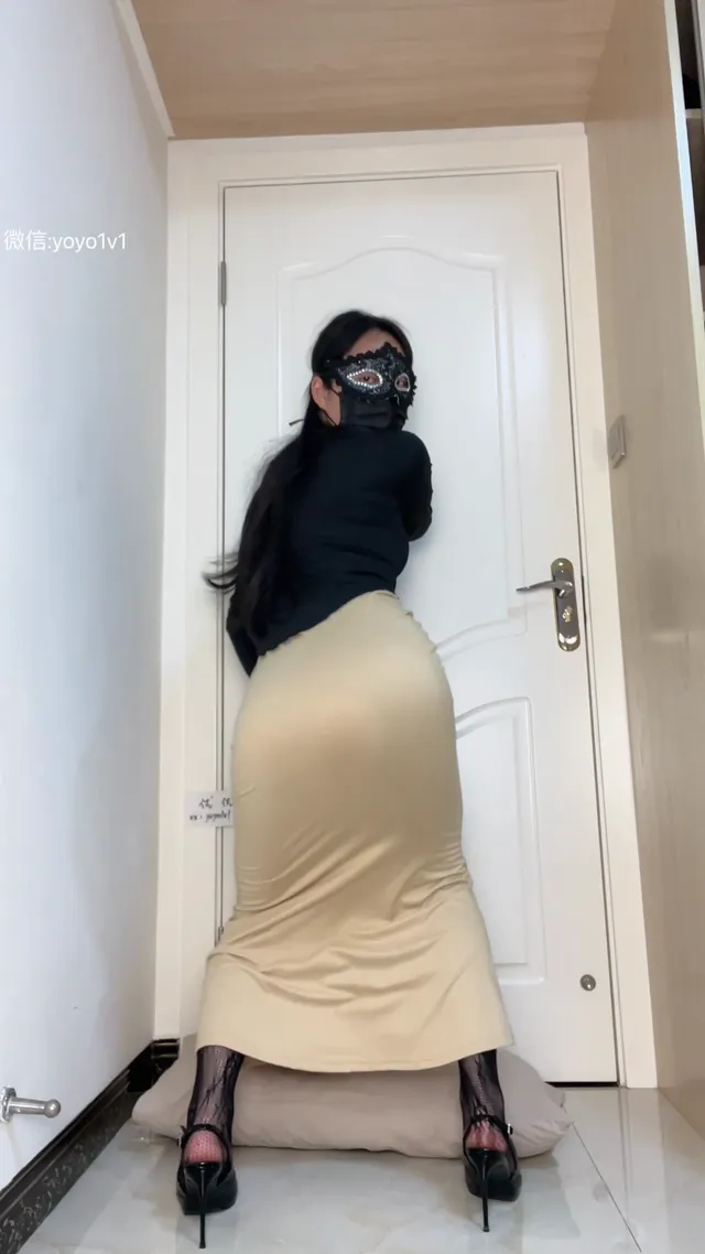 黑衣开档坐骑弟弟的大鸡巴