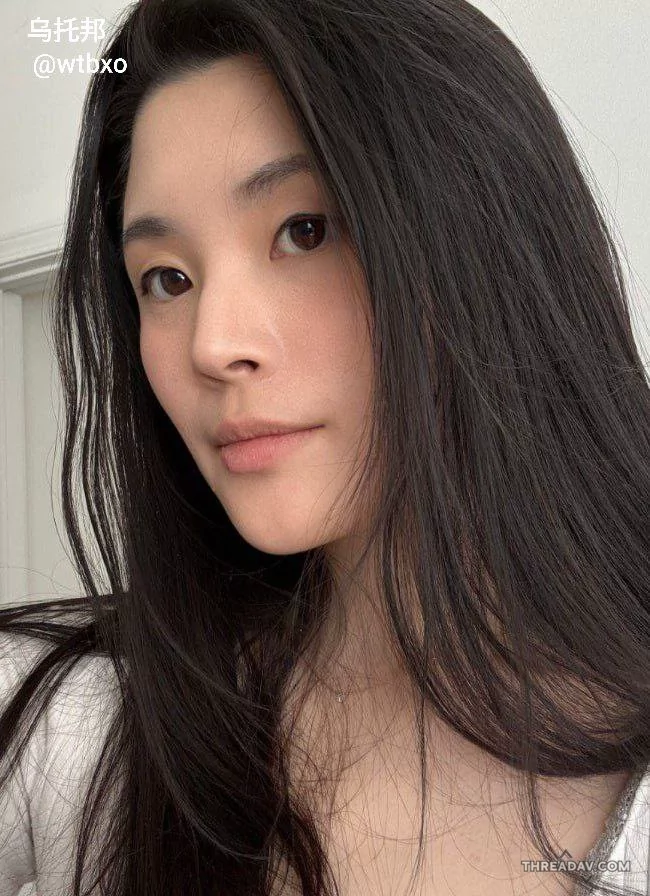 在外读书没有钱，只能靠逼来搞钱维持读书了，真的是勤奋的好孩子，多向美女学习知道吗？