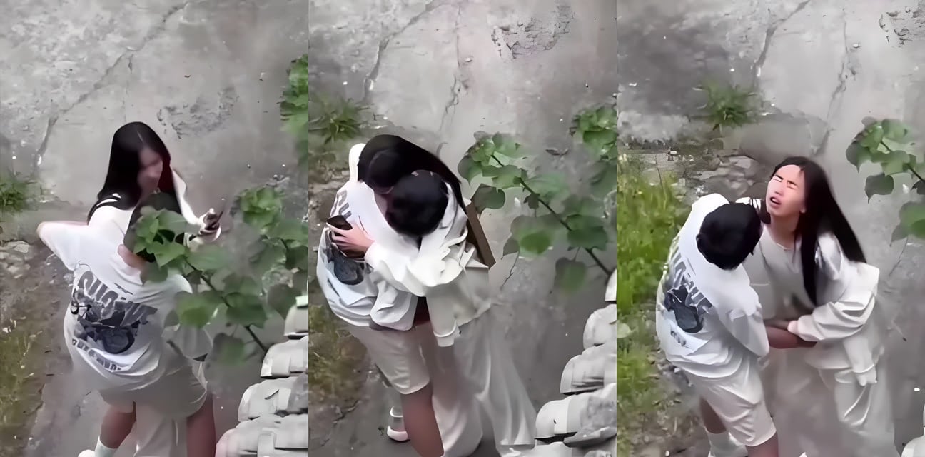 广州职业学院甜美小妹户外被男友抠到高潮腿软！表情失控爽翻天全网曝光