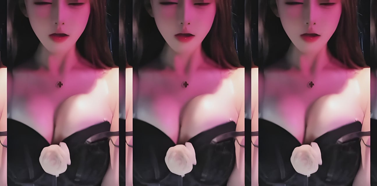 抖音小美佳真空高开叉劲爆舞