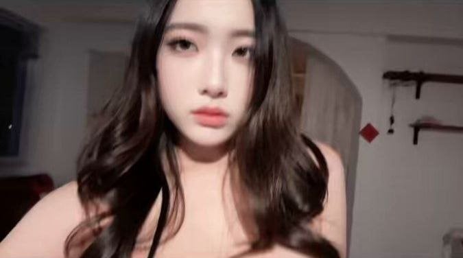 律师王美昕视频疯传 脑袋放道具引热议