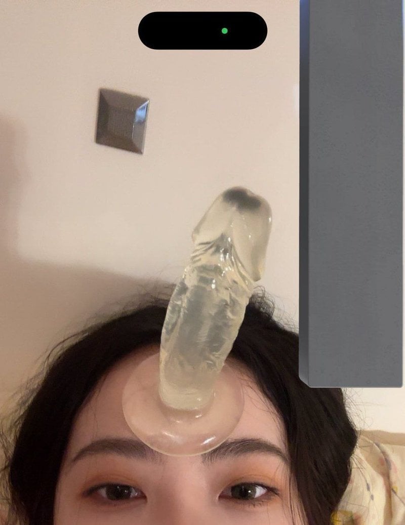 律师王美昕视频疯传 脑袋放道具引热议