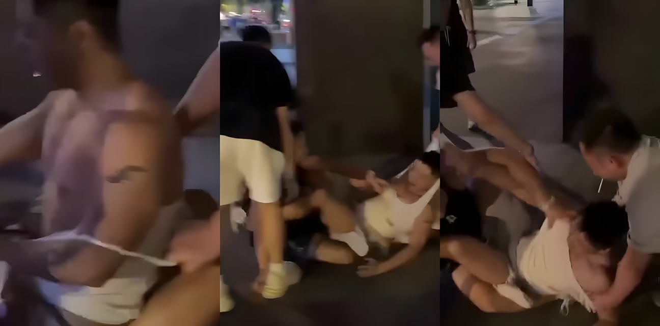 成都gay偷情大瓜！白衣男勾引黑衣男对象 被打后激情热吻 现场火爆亲热