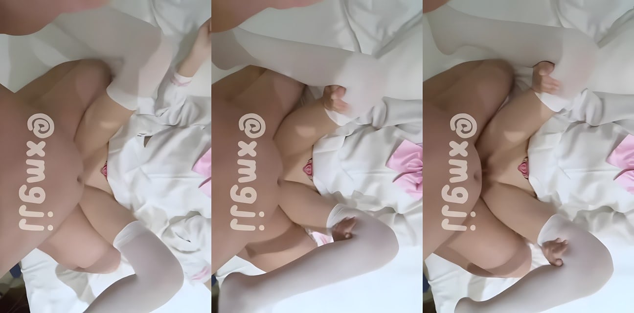 清纯少女cos JK白丝诱惑！甜美小妹翘臀摇曳勾魂无数宅男瞬间沦陷