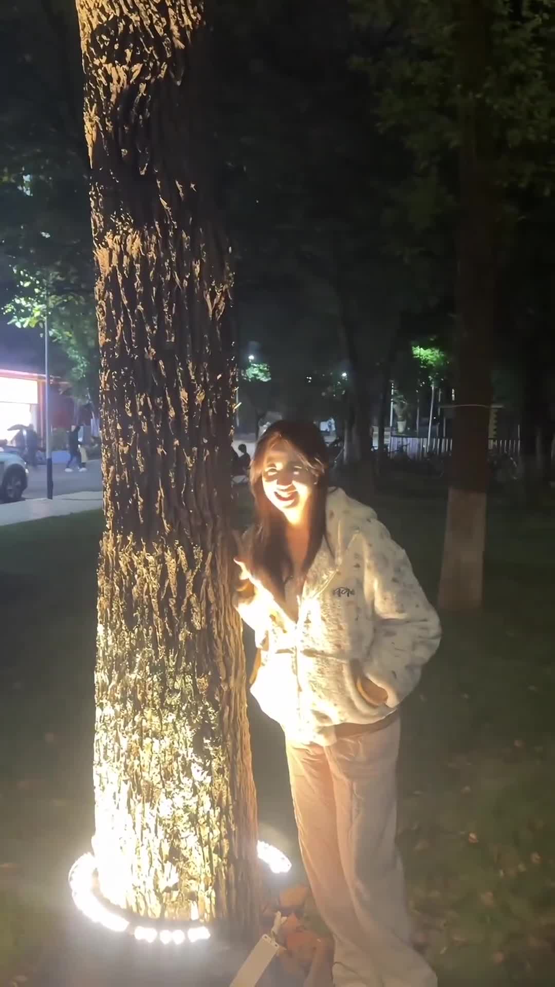 女友偷瞄男友手机挖出惊天秘密！分手现场内幕全被爆