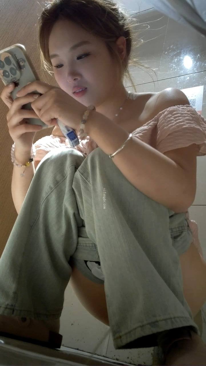 颜值爆表美女厕所洗澡偷拍合集