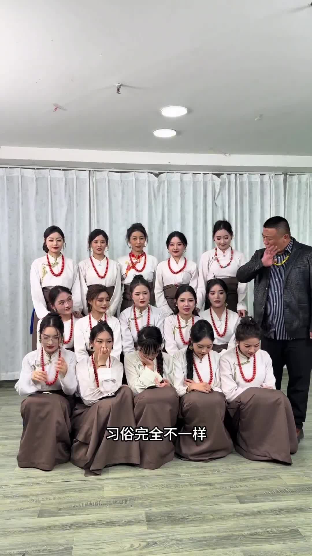 一個老爸撫養15女兒的悲慘日子！😑超現實搞笑糗事一籮筐