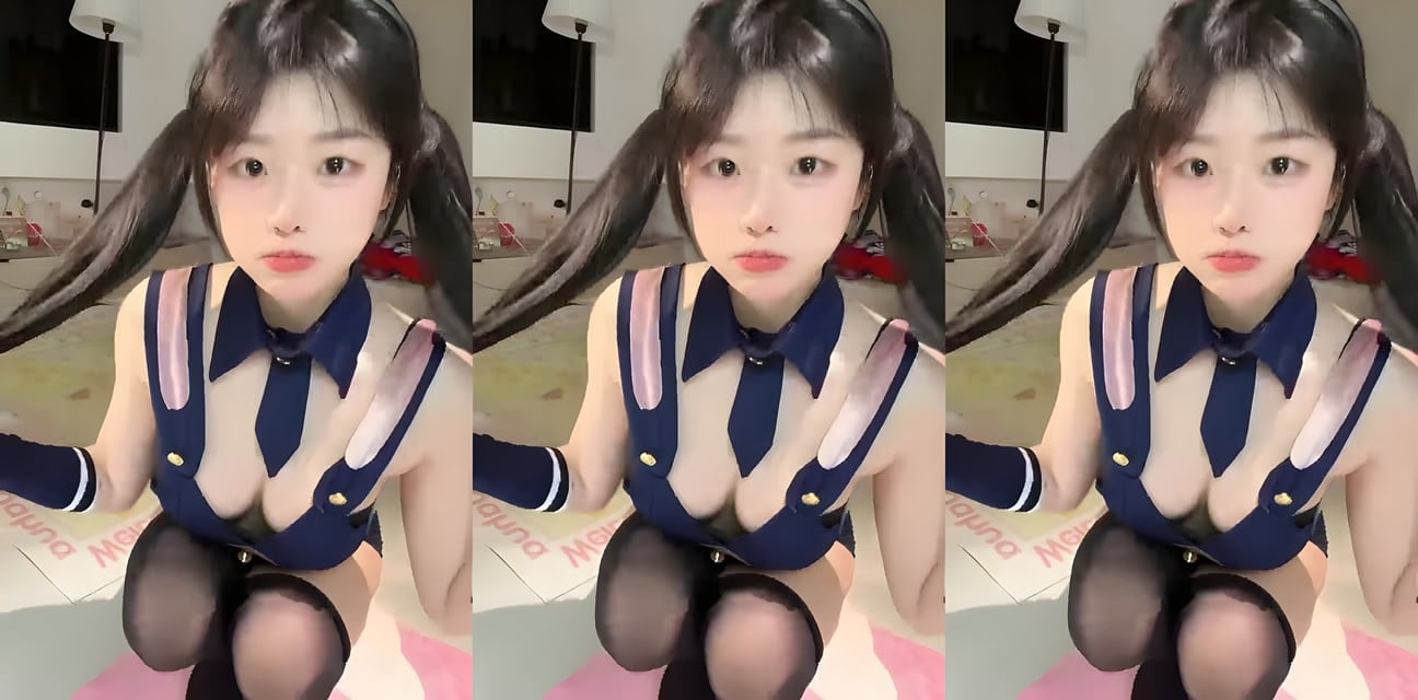 快手霸气娇姐不要凶小乖裸足骚舞福利！极品学生妹踩踏诱惑足控必看