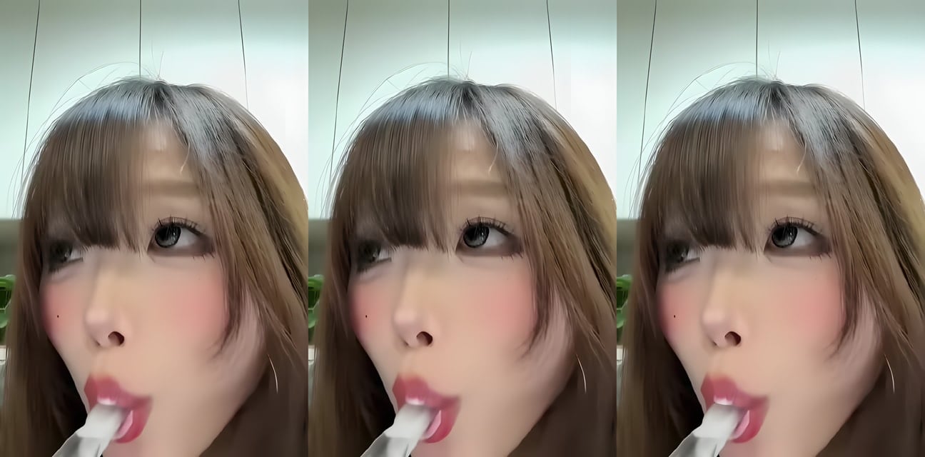 快手甜美嫩妹小雯胖几反差炸裂！直播光鲜私下付费定制含棒狂撩骚舞超湿