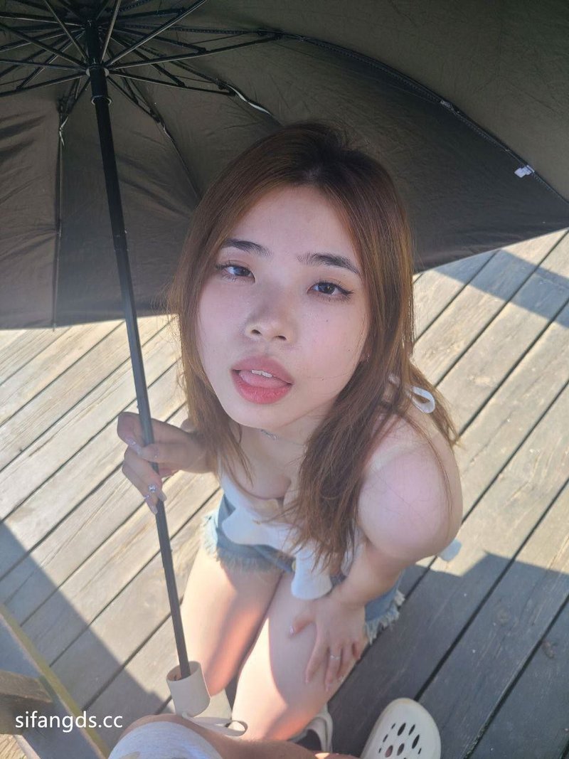 每日精选反差女主176 全网热议