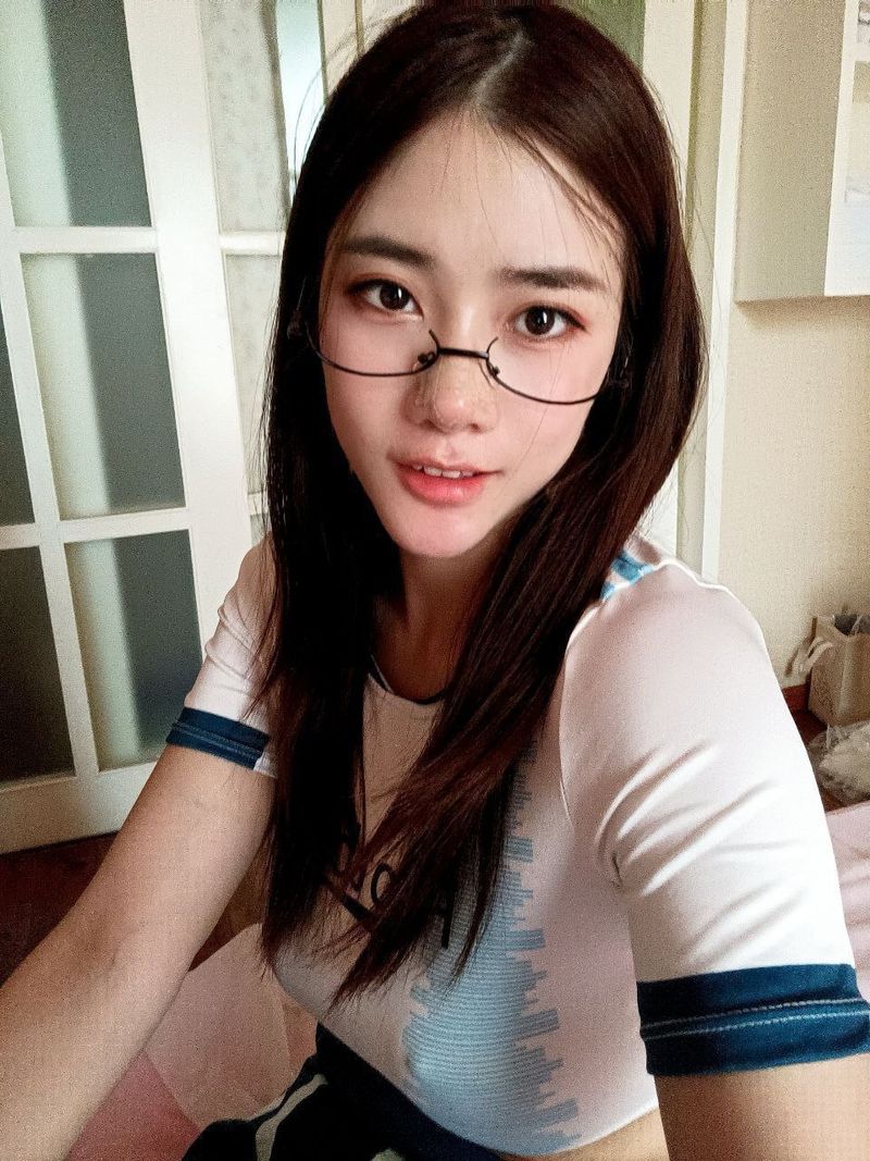 机车女神黑料曝光 反差网红身材炸裂