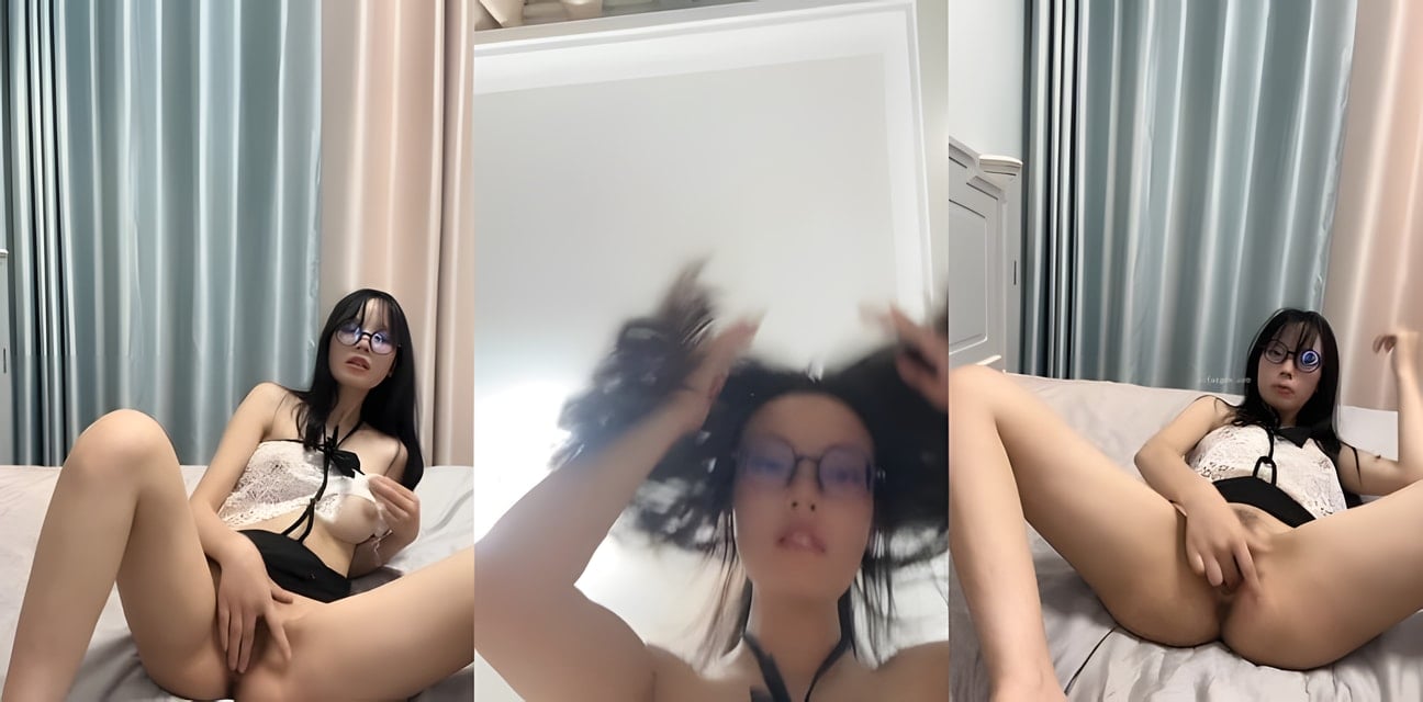 黑丝美女1v1裸聊视频疯传！阿黑颜白虎自慰劲爆内幕曝光