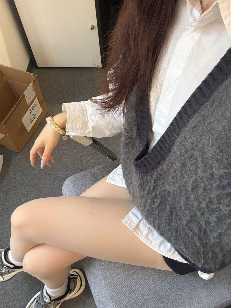 反差美女大学生活被激烈调教内幕