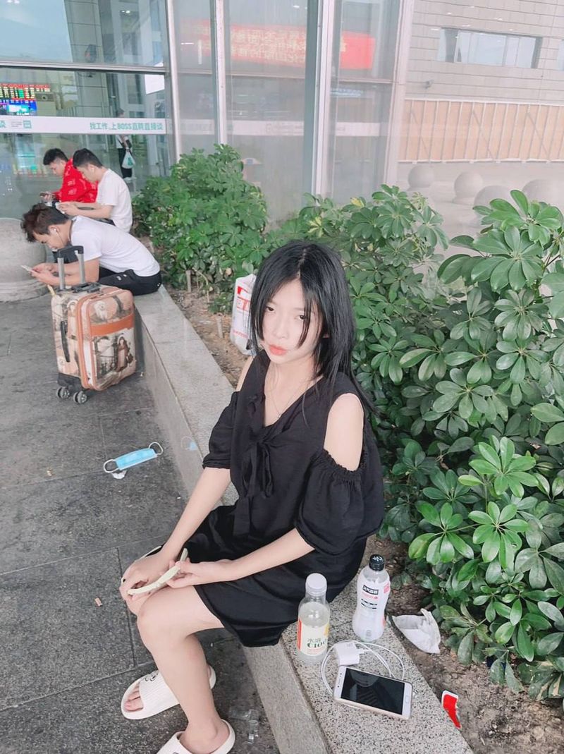 学生妹深夜档案出炉 顶级淫娃被颜射高潮