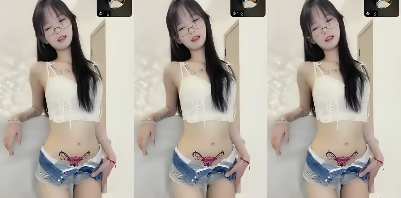 网红精神小妹连麦金主爸爸 跳骚舞勾引露脸反差福利 骚逼狂喊求大肉棒爆操