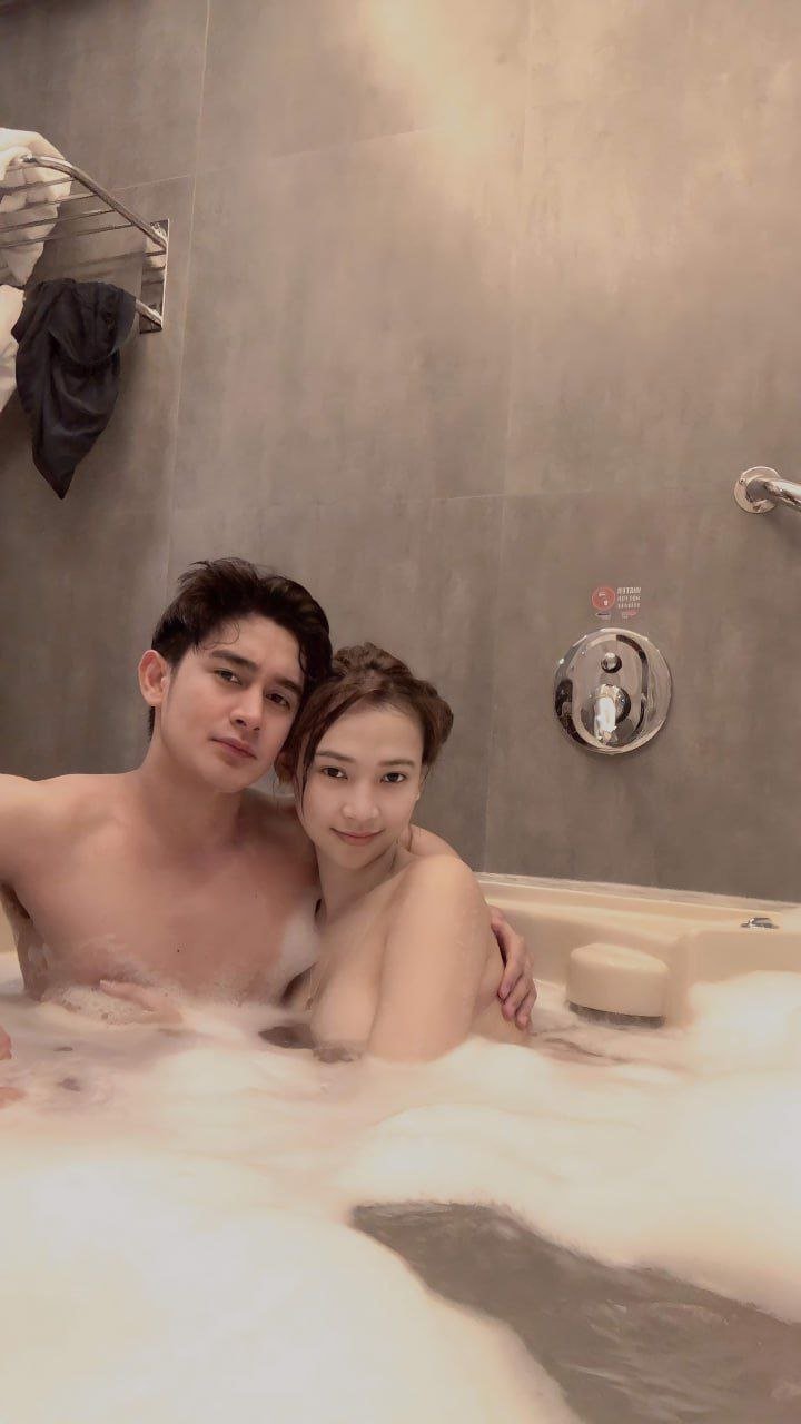 推特辣妹深夜酒店激战实录曝光 全网疯传