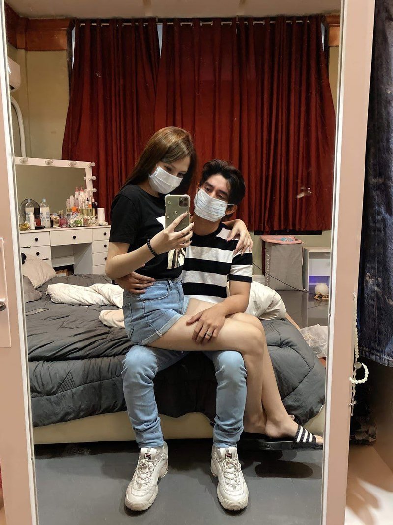 推特辣妹深夜酒店激战实录曝光 全网疯传