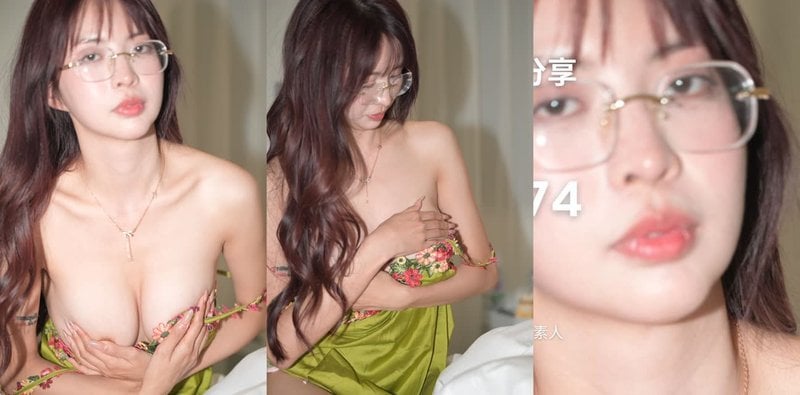 反差眼镜女友私拍流出 网友疯狂围观
